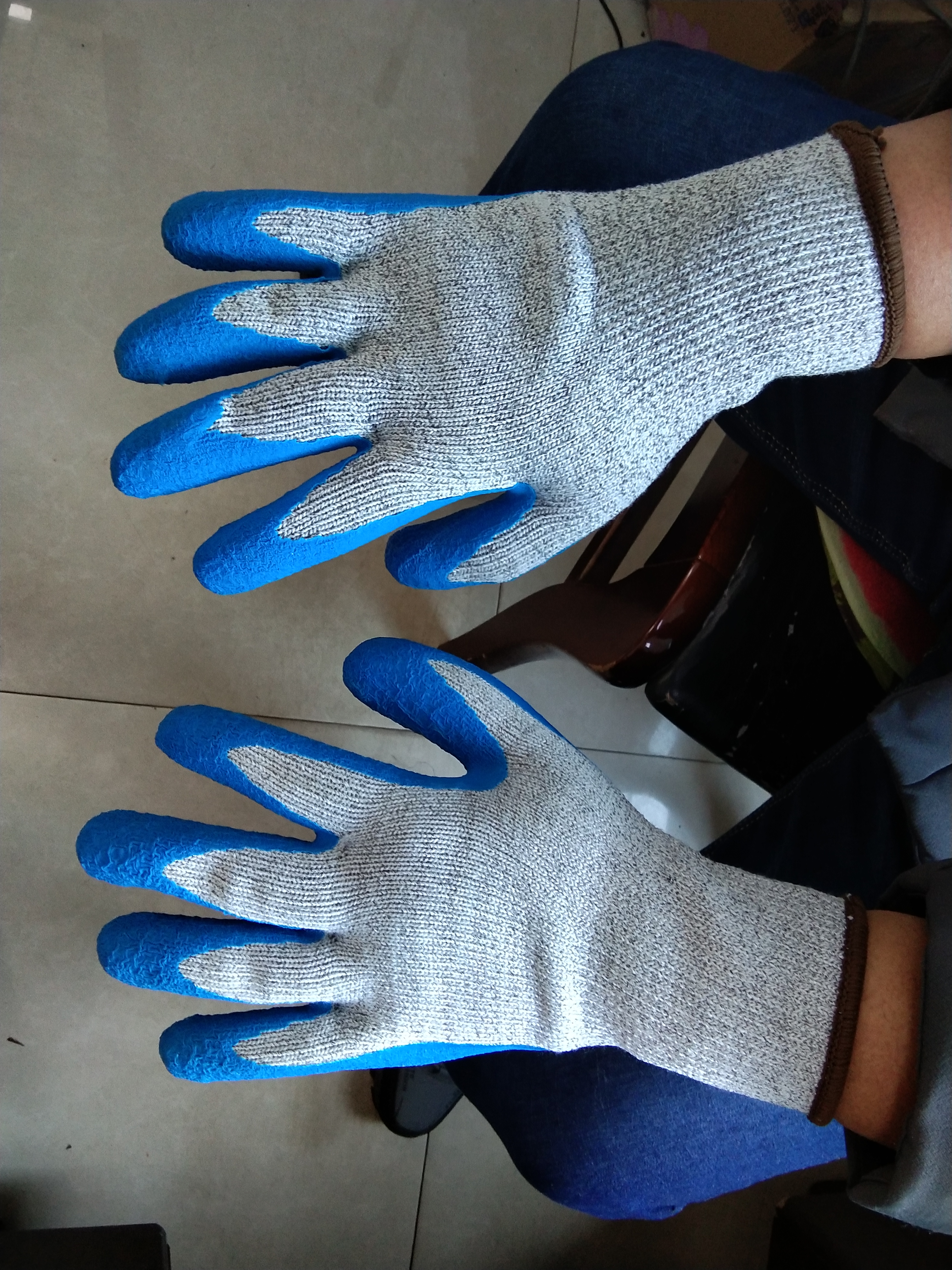 Gants anti-coupures